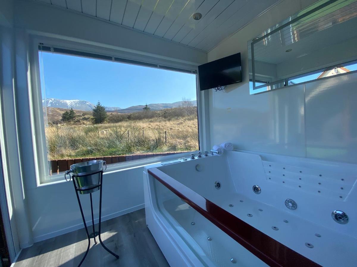 Highland Stays - Ben View Studio Pod & Jacuzzi Bath Fort William Exterior foto